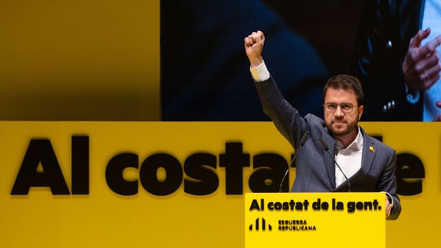 El candidato a la presidencia de la Generalidad de Cataluña, Pere Aragonés interviene en el inicio de la campaña electoral para los comicios del 14 de febrero, en el Teatro Monumental de Mataró