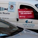 La patronales del sector de la Hostelería , Ocio, y Turismo han recorrido en coches diversas calles de valencia en defensa de la hostelería y el ocio de la Comunitat Valenciana