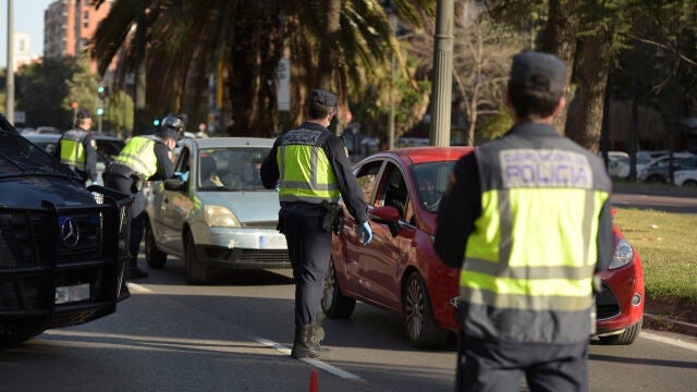Un dispositivo policial para controlar los cierres perimetrales en 16 municipios valencianos, en Valencia, Comunidad Valenciana (España), a 29 de enero de 2021.