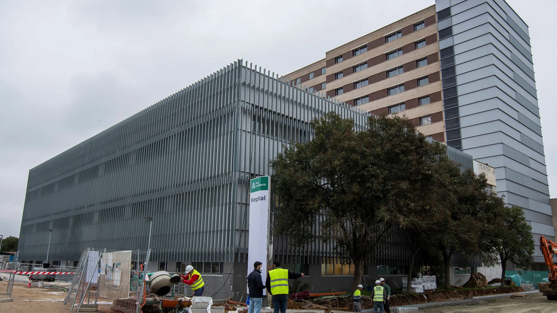 Últimos preparativos para la reapertura mañana del antiguo Hospital Militar de Sevilla