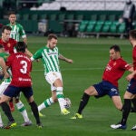 Loren Morón con el Betis frente a Osasuna.