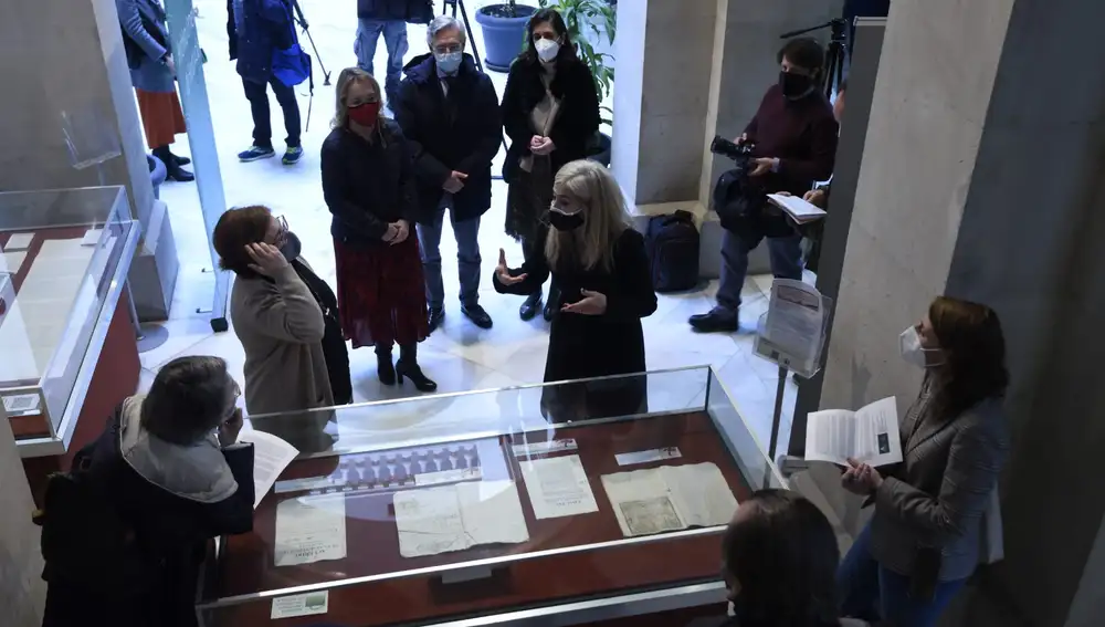 La consejera de Cultura y Patrimonio Histórico, Patricia del Pozo, inaugura la exposición 'Documentos para la esperanza. De cómo Sevilla salió de las epidemias del XIX'