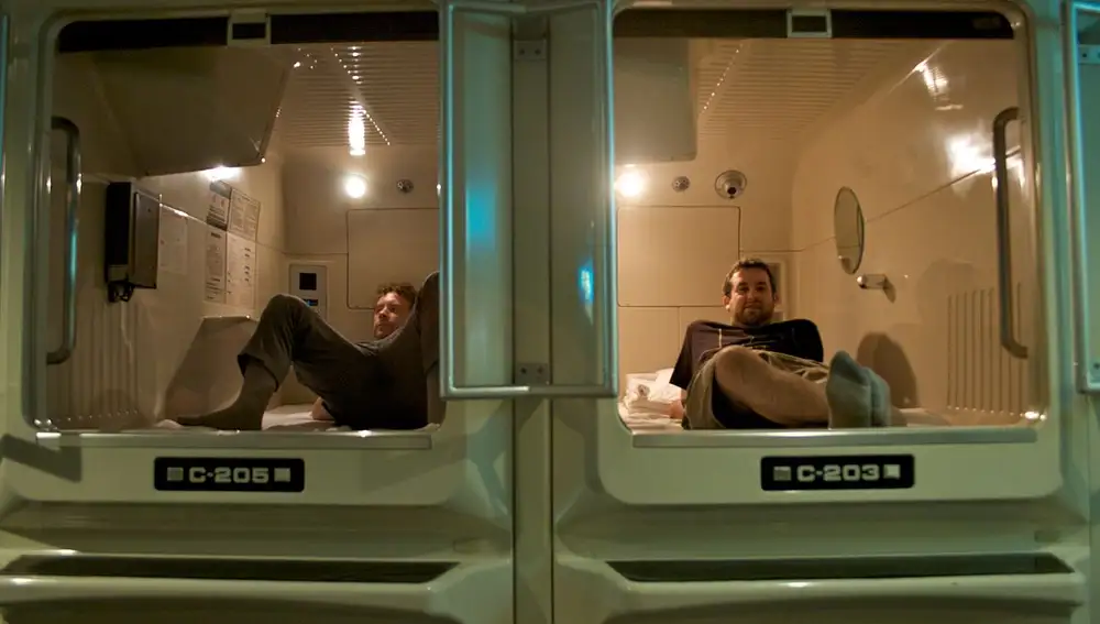 Capsule hotel asahi plaza.