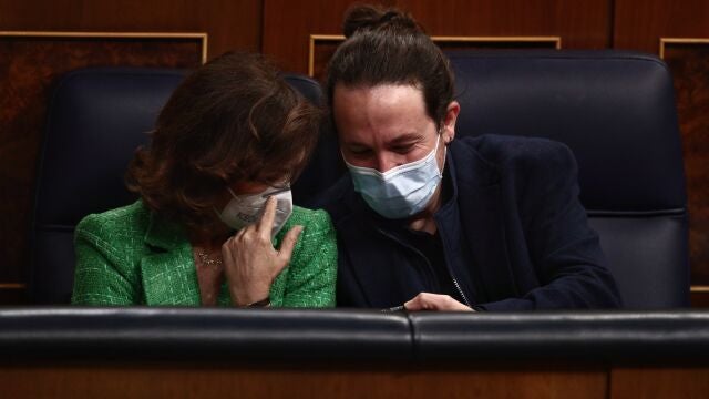 Carmen Calvo y Pablo Iglesias, hoy en el Pleno del Congreso
