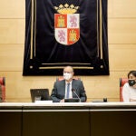 El presidente de las Cortes, Luis Fuentes, y los vicepresidentes Francisco Vázquez y Ana Sánchez durante la Junta de Portavoces