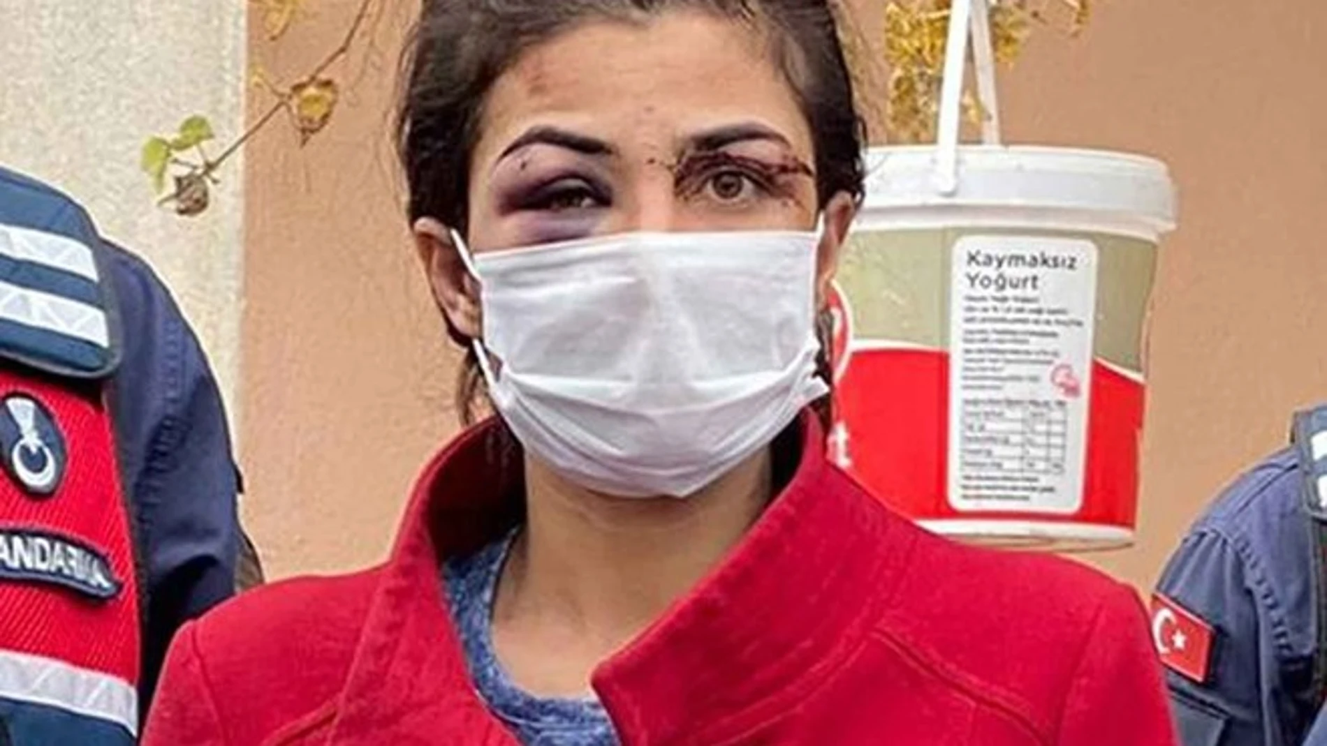 Melek Ipek durante una sesión de juicio