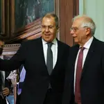 El Alto Representante Josep Borrell, con el ministro de Exteriores ruso, Sergei Lavrov