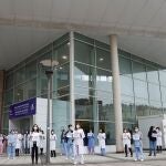 Sanitarios del ambulatorio del barrio de Amara de San Sebastián, concentrados en demanda de más vacunas