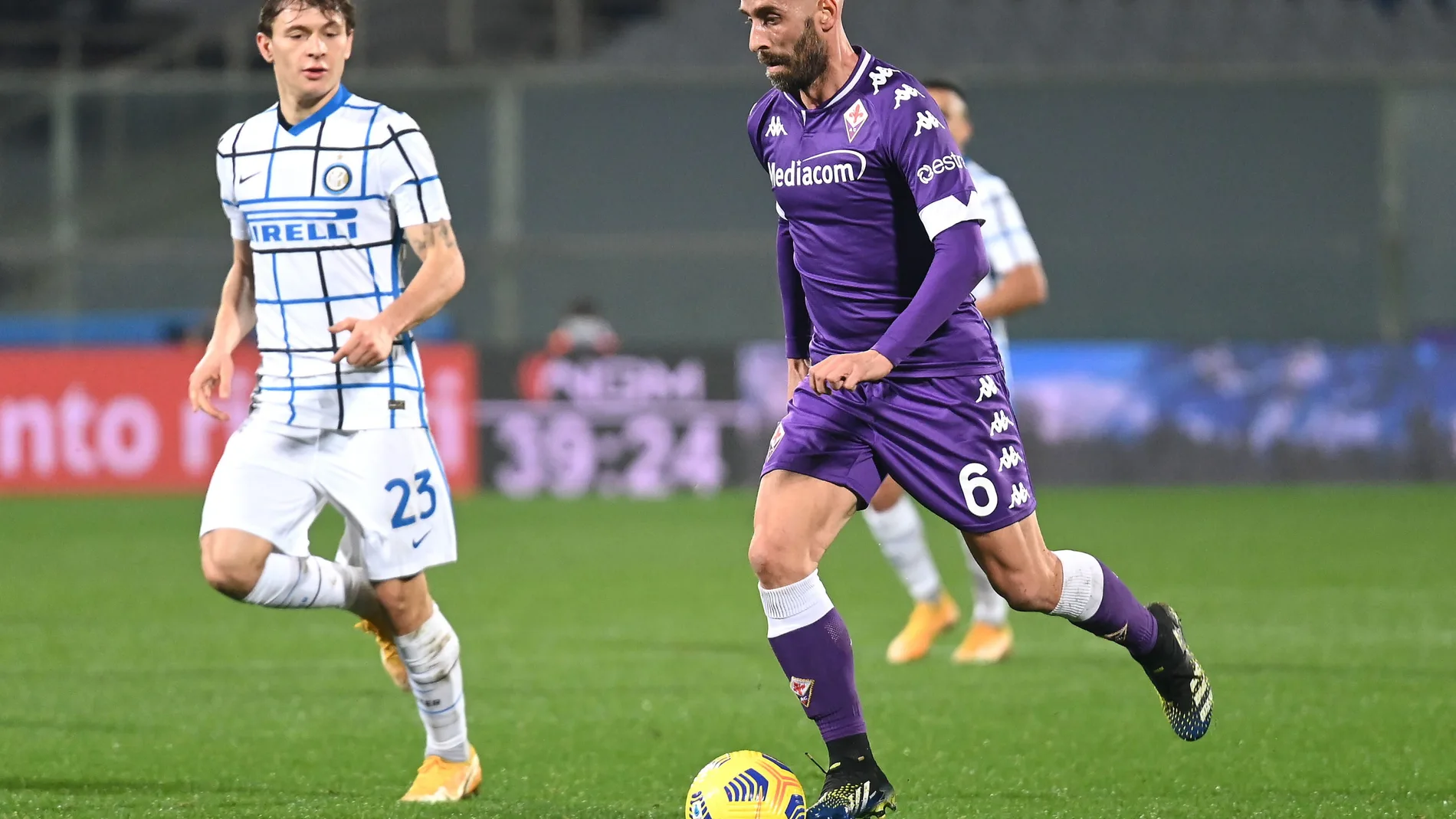 Borja Valero con la Fiorentina.