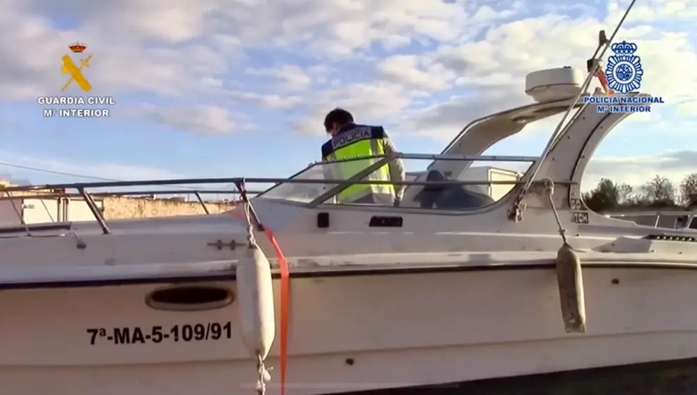 Embarcación requisada por la operación conjunta entre Policía y Guardia Civil