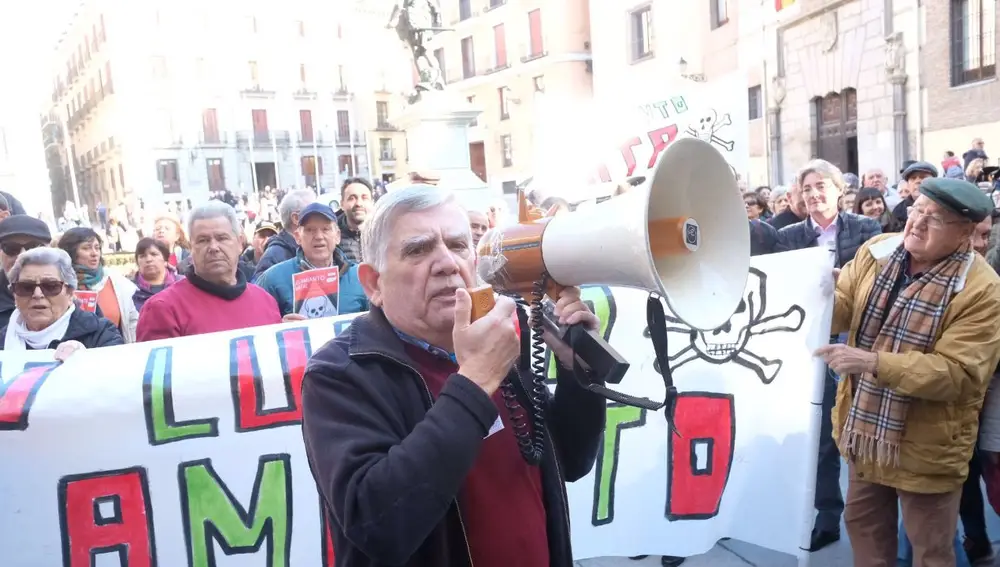 El ahora concejal Félix López Rey, en una protesta reciente