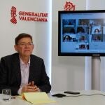 El presidente de la Generalitat, Ximo Puig, ayer en una reunión telemática con la consellera de Sanidad, Ana Barceló, y la de Igualdad, Mónica Oltra, sobre la vacunación