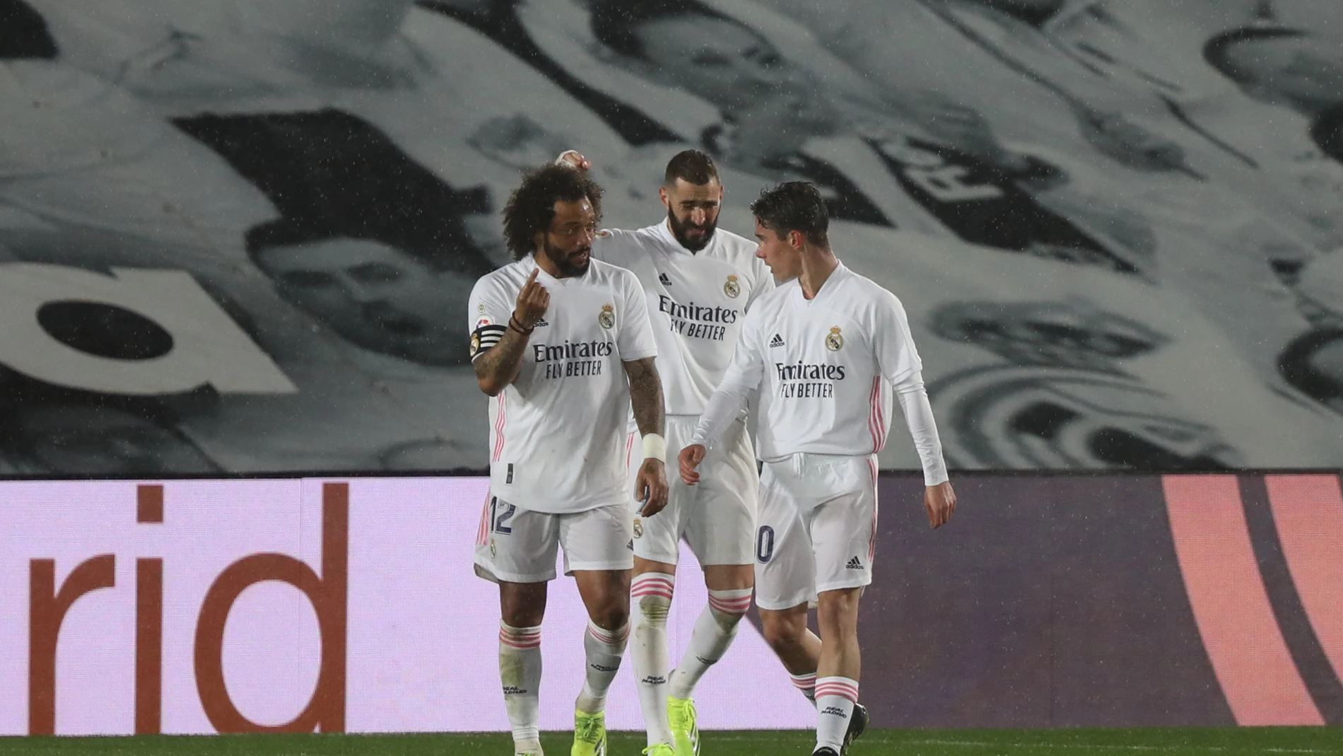 Marcelo, Arribas y Benzema, en un momento del partido ante el Getafe