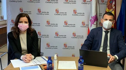 La consejera de Empleo e Industria, Ana Carlota Amigo, y el viceconsejero David Martín