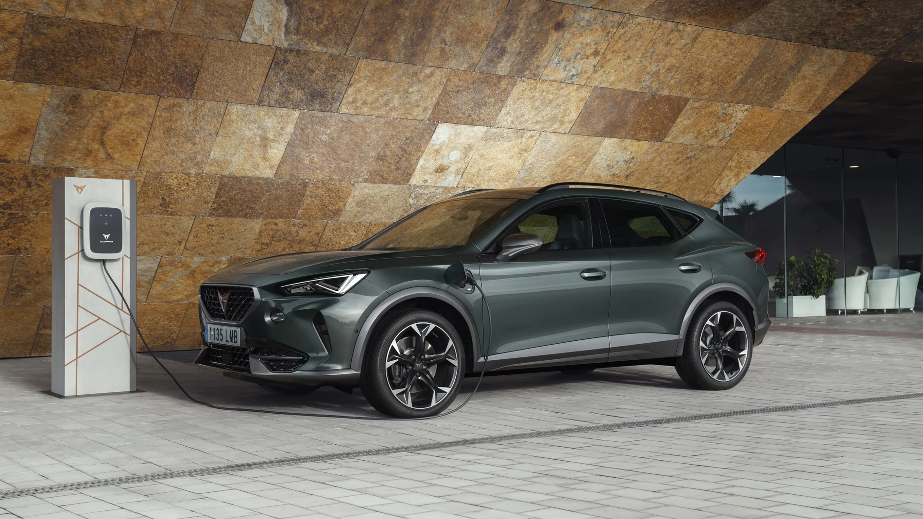 El Cupra Formentor se hace híbrido enchufable