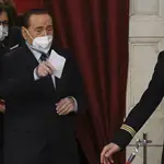  Berlusconi reaparece en público para dar su apoyo al Gobierno de Draghi