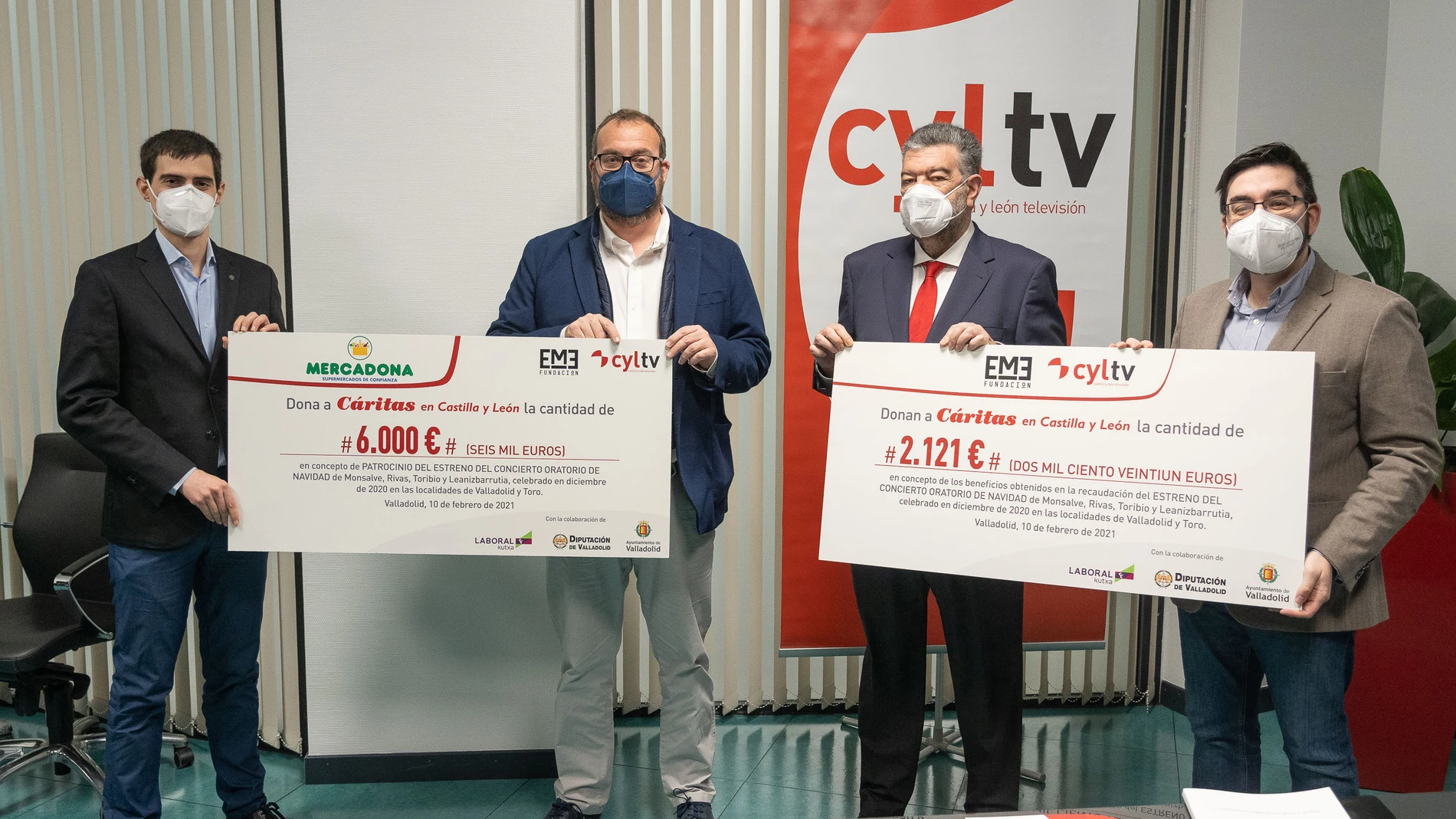En la imagen (I a D), el delegado de Cáritas en Valladolid, Luis Miguel Rojo; el director de Relaciones Externas de Mercadona Castilla y León, Julio Casado; el director de Producción Propia de RTVCyL, Francisco Temprano, y el director de la Fundación EME, Ernesto Monsalve