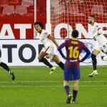 Koundé celebra el gol que marcó al Barcelona en las semifinales de la Copa del Rey