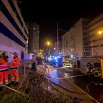 Los bomberos a las puertas del Hospital Puerta del Mar