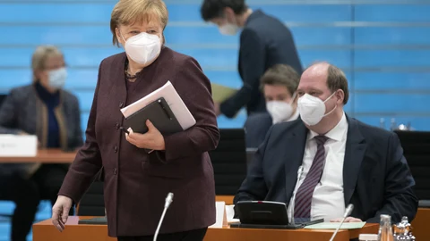 La canciller alemana, Angela Merkel, se reunió este miércoles con los 16 líderes regionales