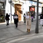 Comerciantes del centro de Almería protestan por la situación en la que se encuentran debido al cierre de los establecimientos no esenciales