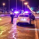 La Policía disuelve en Alicante 4 botellones y pone 106 sanciones en tres días por incumplir medidas sanitarias