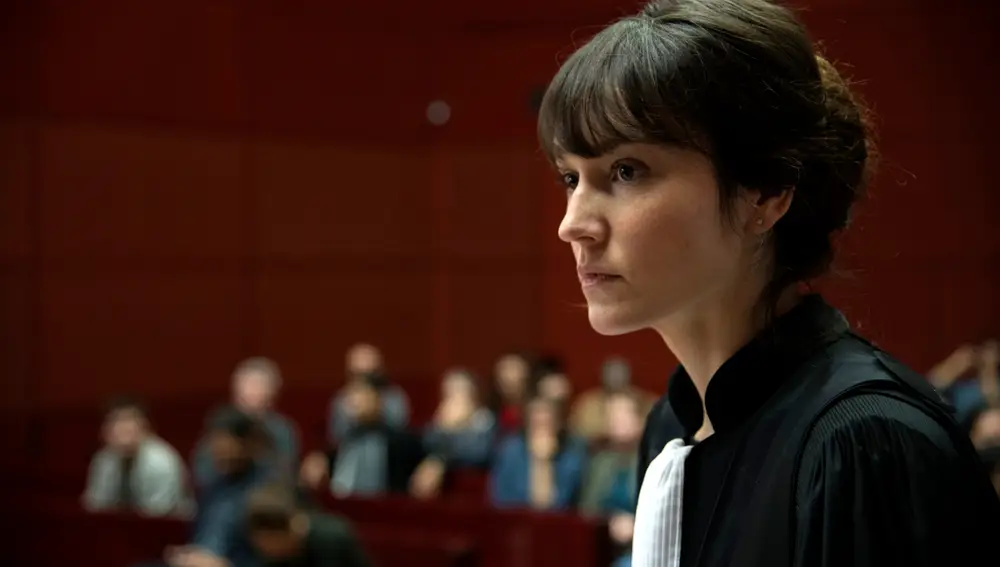 La actriz Anaïs Demoustier da vida a la fiscal en &quot;La chica del brazalete&quot;
