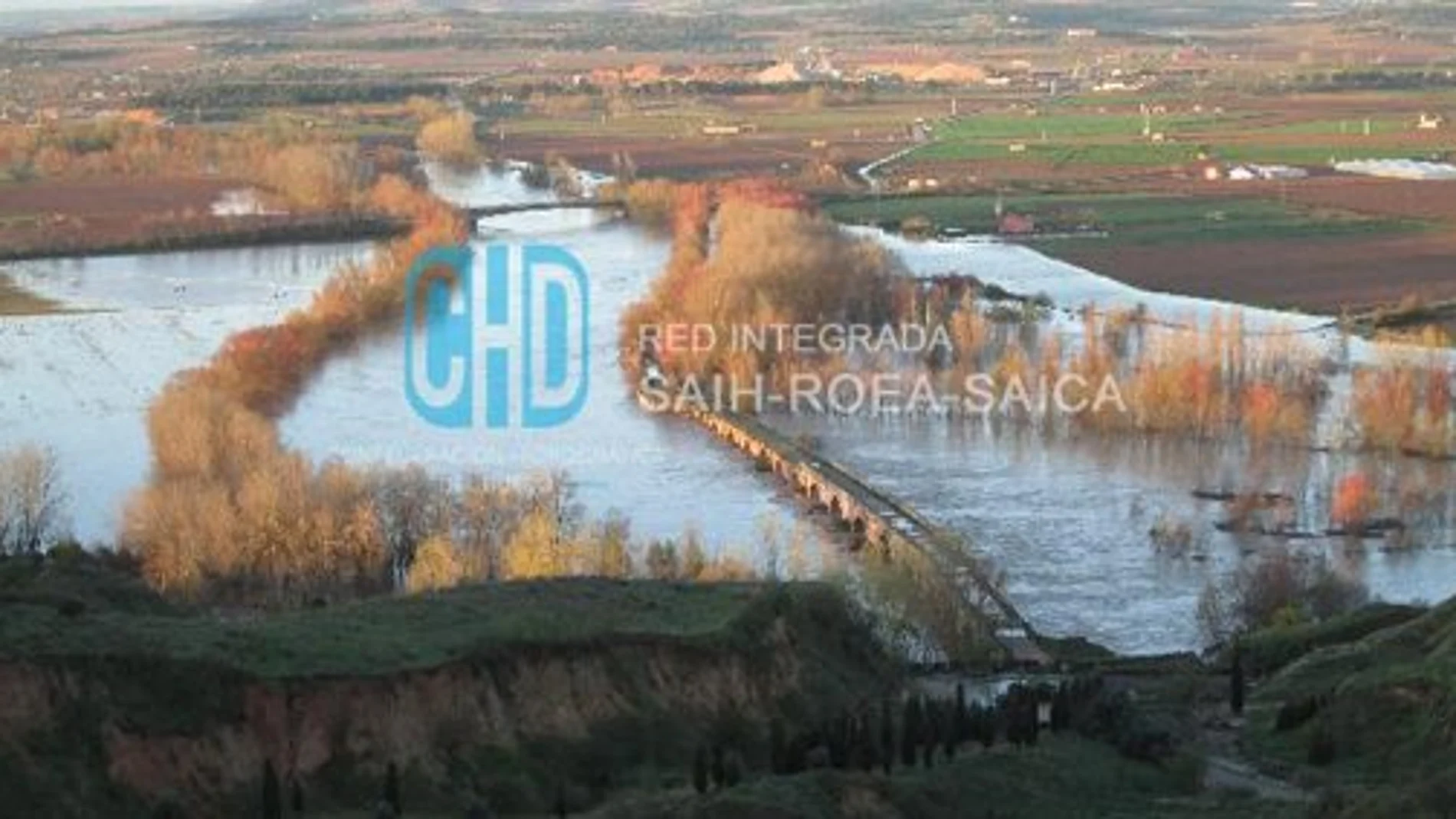 Fincas y caminos anegados en Toro (Zamora) por el río Duero