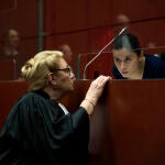 Un fotograma de "La chica del brazalete"