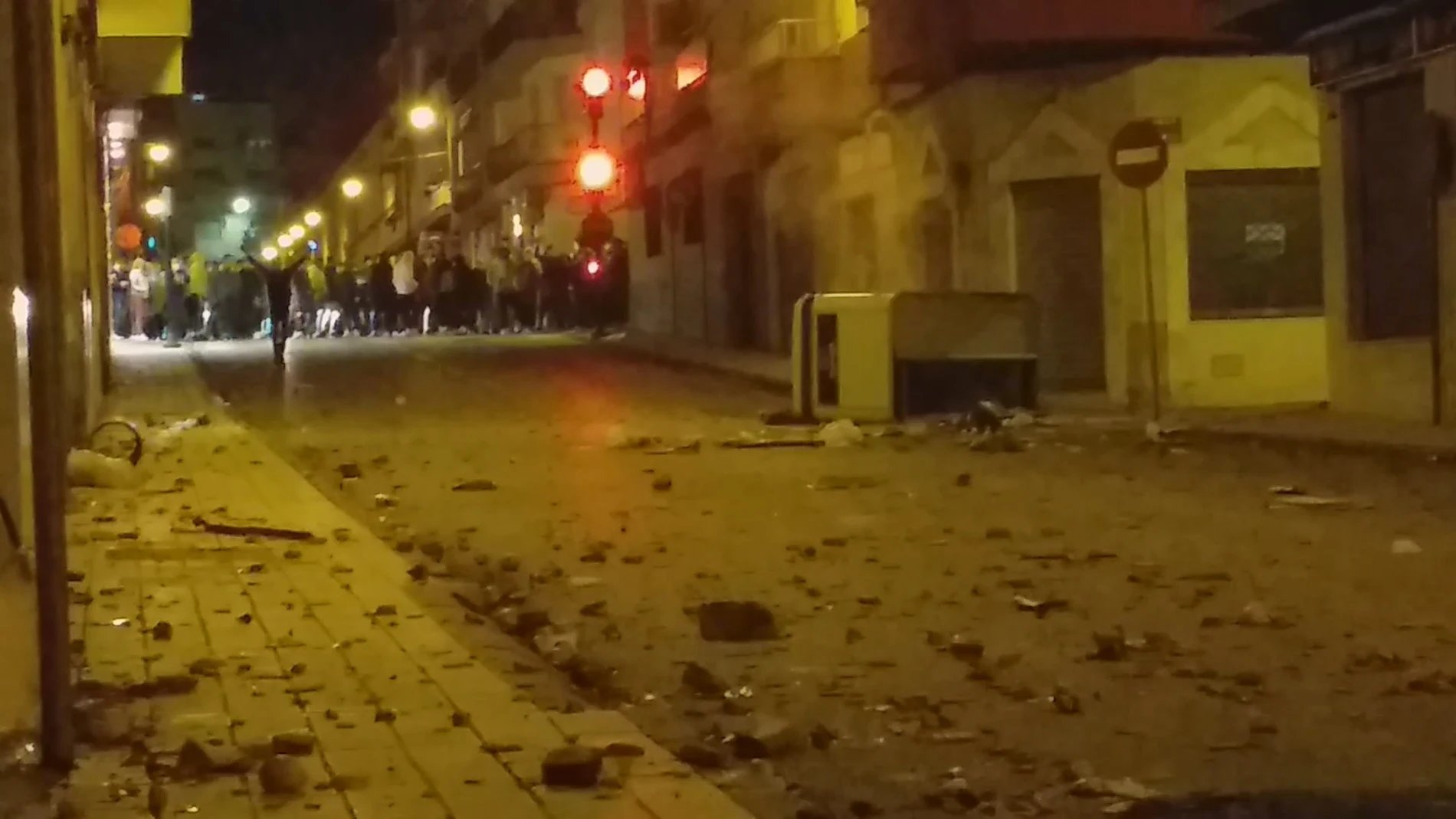 La reacción ciudadana provocó numerosos altercados y destrozos en Linares el sábado