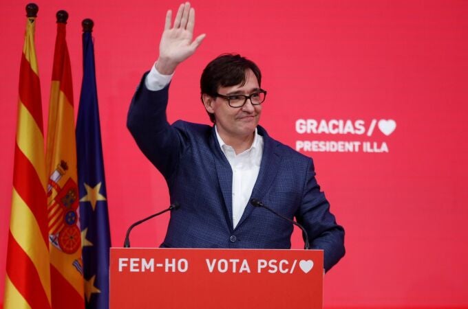 Socialist Party of Catalonia (PSC) candidate Salvador Illa speaks during a press conference to assess the results of the Catalan elections at his headquarters in Barcelona, during the coronavirus disease (COVID-19) outbreak, in Barcelona, Spain, February 14, 2021. Socialist Party of Catalonia (PSC) / Handout via REUTERS ATTENTION EDITORS - THIS IMAGE WAS PROVIDED BY A THIRD PARTY. NO RESALES. NO ARCHIVES. MANDATORY CREDIT.