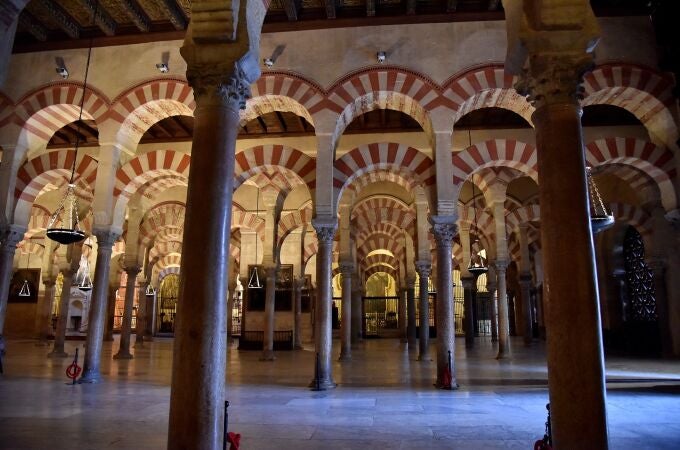 Interior de la Mezquita-Catedral de Córdoba