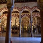 Interior de la Mezquita-Catedral de Córdoba