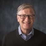 El empresario, informático y filántropo estadounidense Bill Gates mientras posa