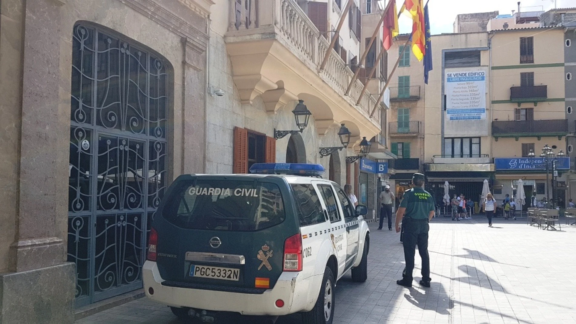 Agentes de la Guardia Civil se han desplazado hasta una casa situada en el número 10 de la calle Jardí. Imagen de archivo
