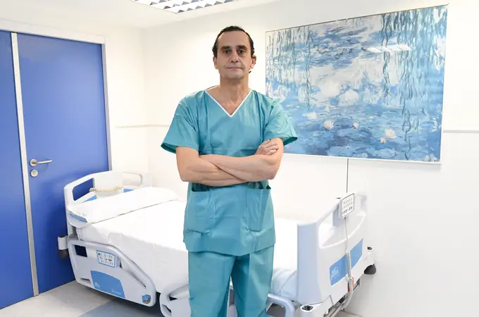 Salvador Morales, presidente de la Asociación Española de Cirujanos (AEC): «Los quirófanos son lugares totalmente seguros»