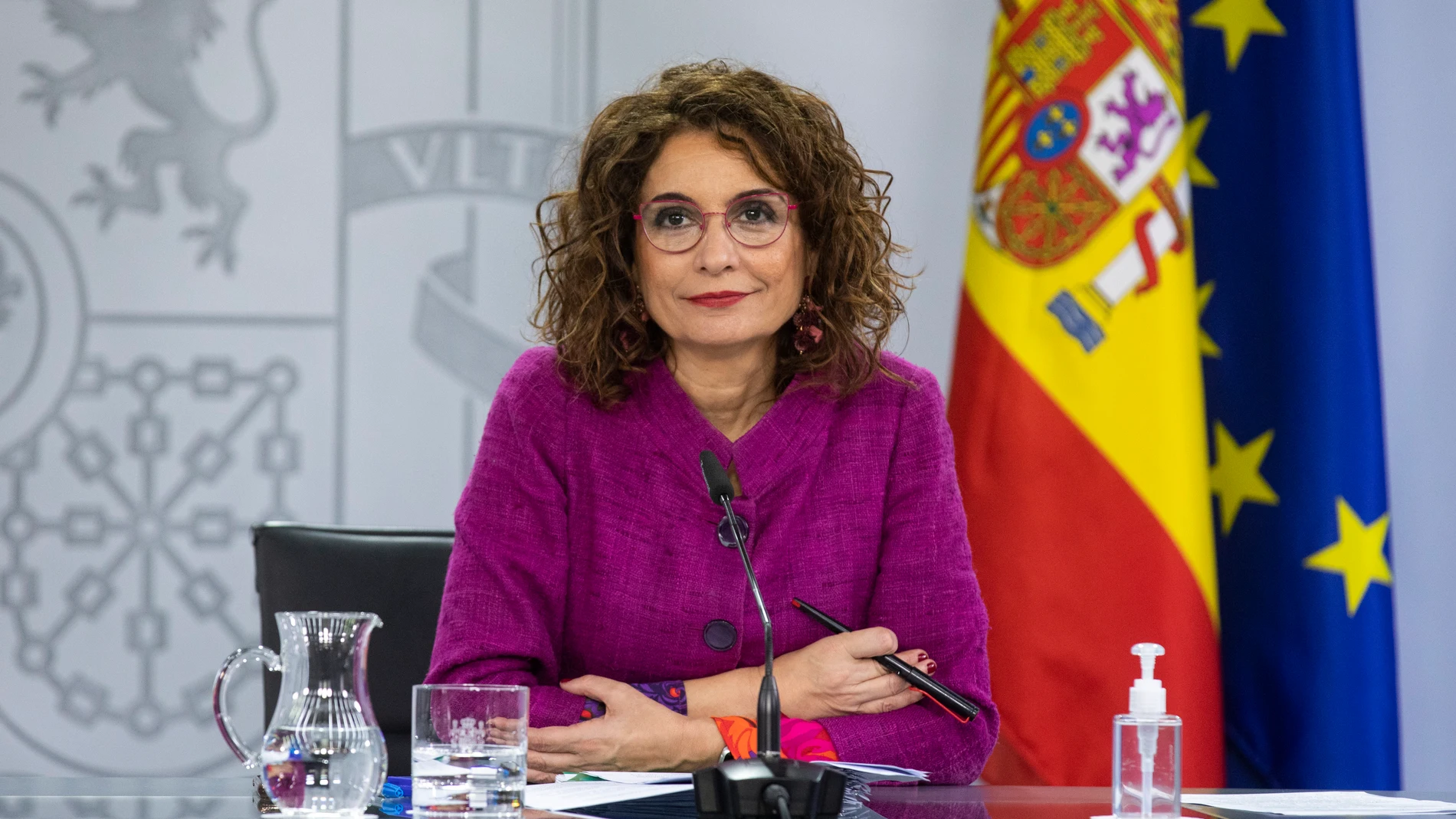 Rueda de prensa posterior a la reunión del Consejo de Ministros, con la intervención de la Ministra de Hacienda, María Jesús Monter