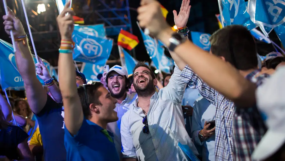 Elecciones Generales 2016Mariano Rajoy Celebra los Resultados Electorales desde el Balcon de la Sede del PP en la Calle Genova