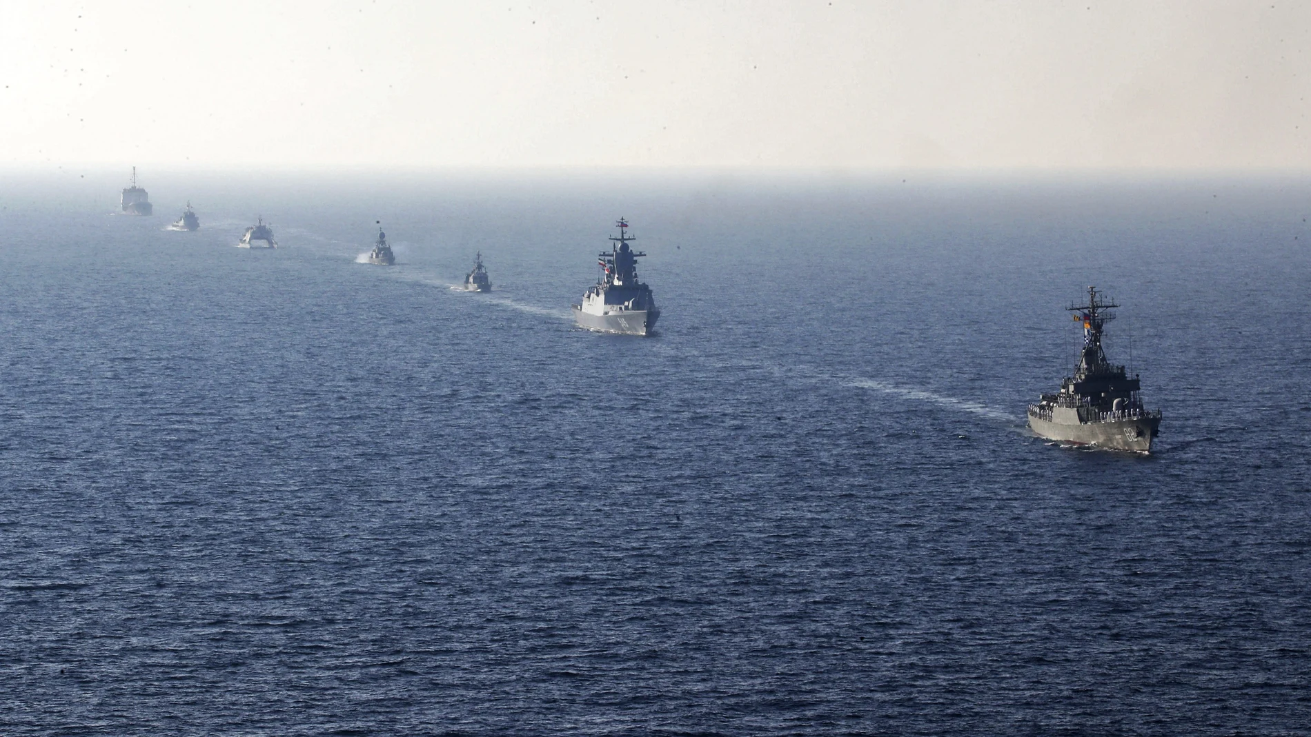 Destructores iraníes en ejercicio naval en 2017