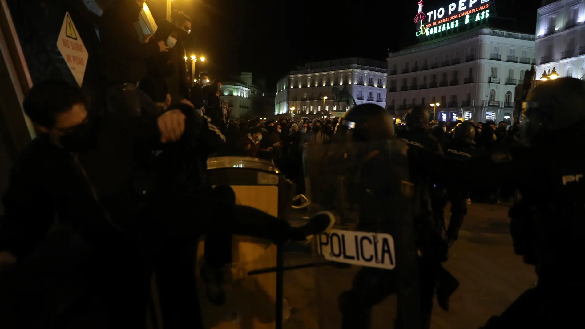 Agentes antidisturbios de la Policía Nacional durante una intervención en Madrid. EFE/JuanJo Martín