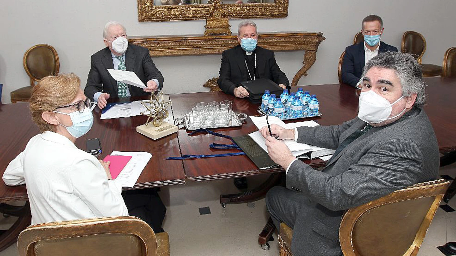 El ministro de Cultura y Deporte, José Manuel Rodríguez, recibe al presidente y al vicepresidente de la Fundación VIII Centenario de la Catedral. Burgos 2021, Mario Iceta y Antonio Miguel Méndez Poco, respectivamente