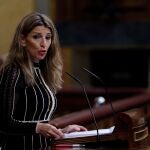 La ministra de Trabajo y Economía Social, Yolanda Díaz, interviene en el pleno del Congreso