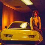 En "The Lady and the Dale" se investiga la misteriosa figura de Elizabeth Carmichael, pionera de los coches de bajo consumo