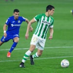 Aïssa Mandi con el Real Betis.