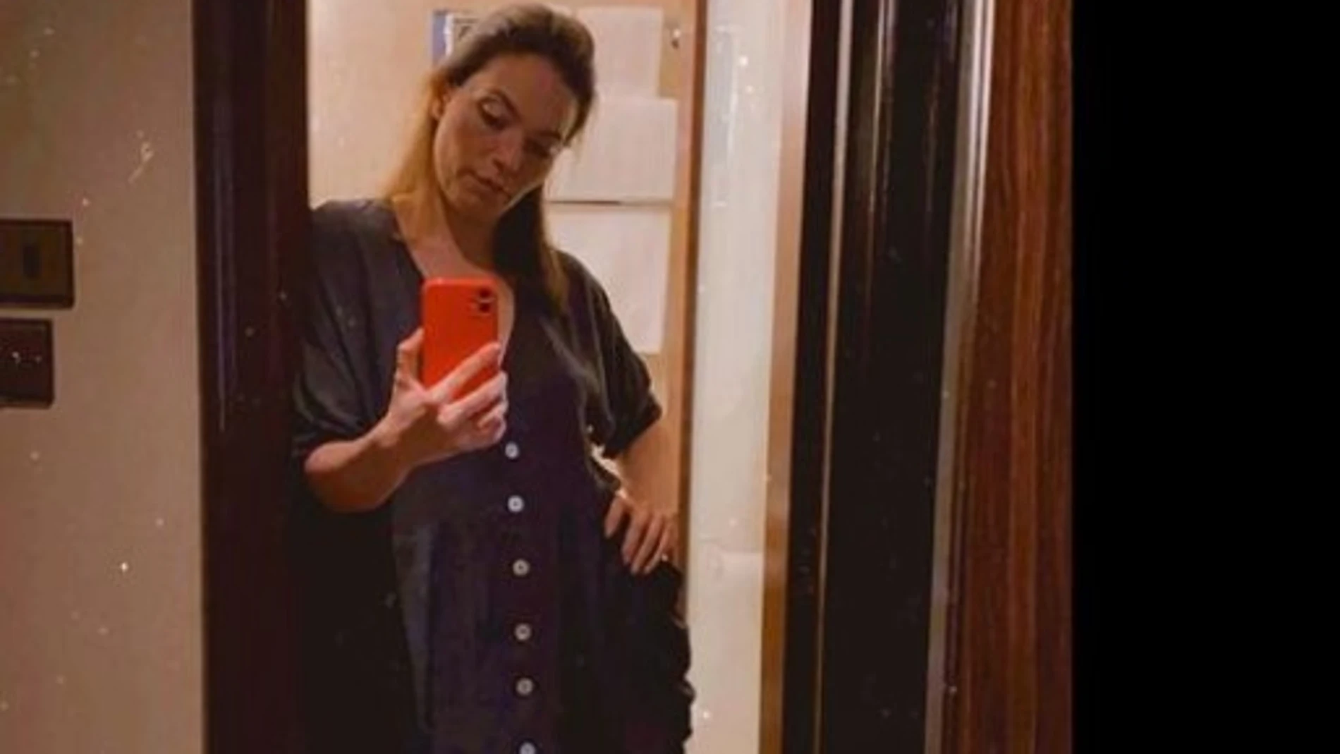 Maria Eugênia Oliveira, en la habitación del hotel, en una imagen publicada en su cuenta de Instagram