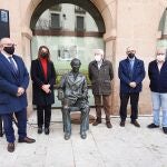 El presidente de la Fundación Antonio Machado, Manuel Núñez Encabo; el director del Instituto Antonio Machado; la consejera de Educación, Rocío Lucas y el subdelegado, Miguel Latorre, durante el acto de homenaje