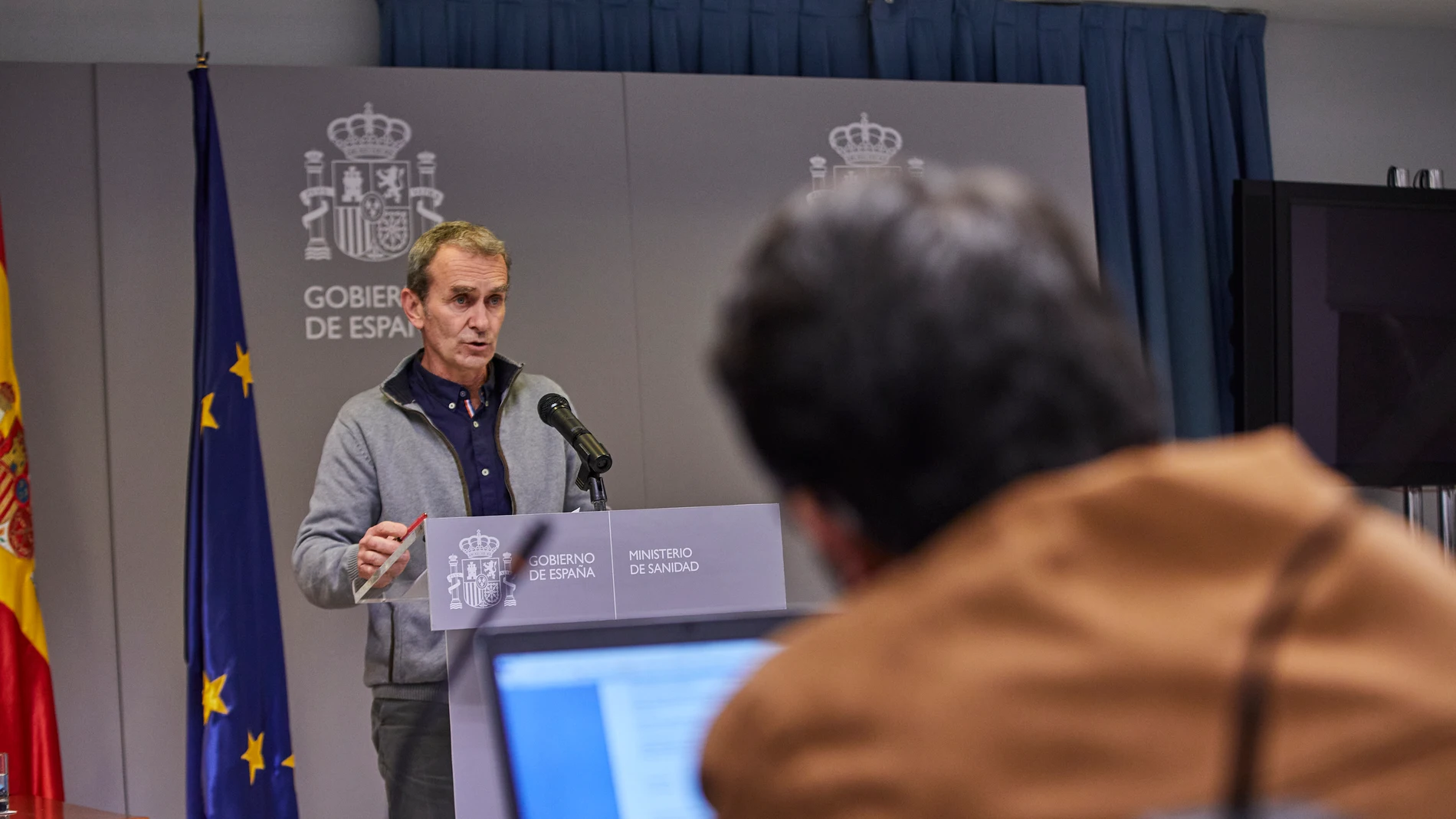 El director del Centro de Coordinación de Alertas y Emergencias Sanitarias (CCAES), Fernando Simón interviene durante una rueda de prensa convocada ante los medios de comunicación en el Ministerio de Sanidad para informar sobre la evolución del coronavirus, en Madrid, (España), a 22 de febrero de 2021.22 FEBRERO 2021;SANIDAD;EPIDEMIA;EVOLUCIÓN;CORONAVIRUS;CONTAGIOS;MUERTESEUROPA PRESS/J. Hellín. POOL22/02/2021