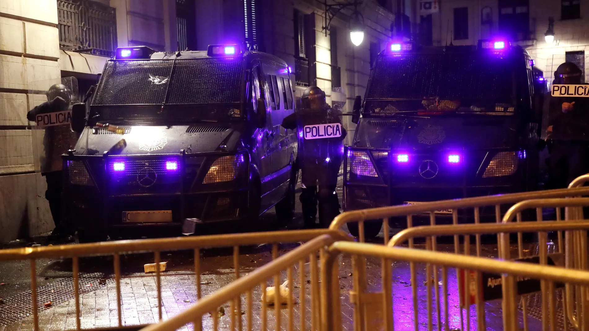 Agentes de la Policía Nacional durante una nueva manifestación por la libertad de Pablo Hasel