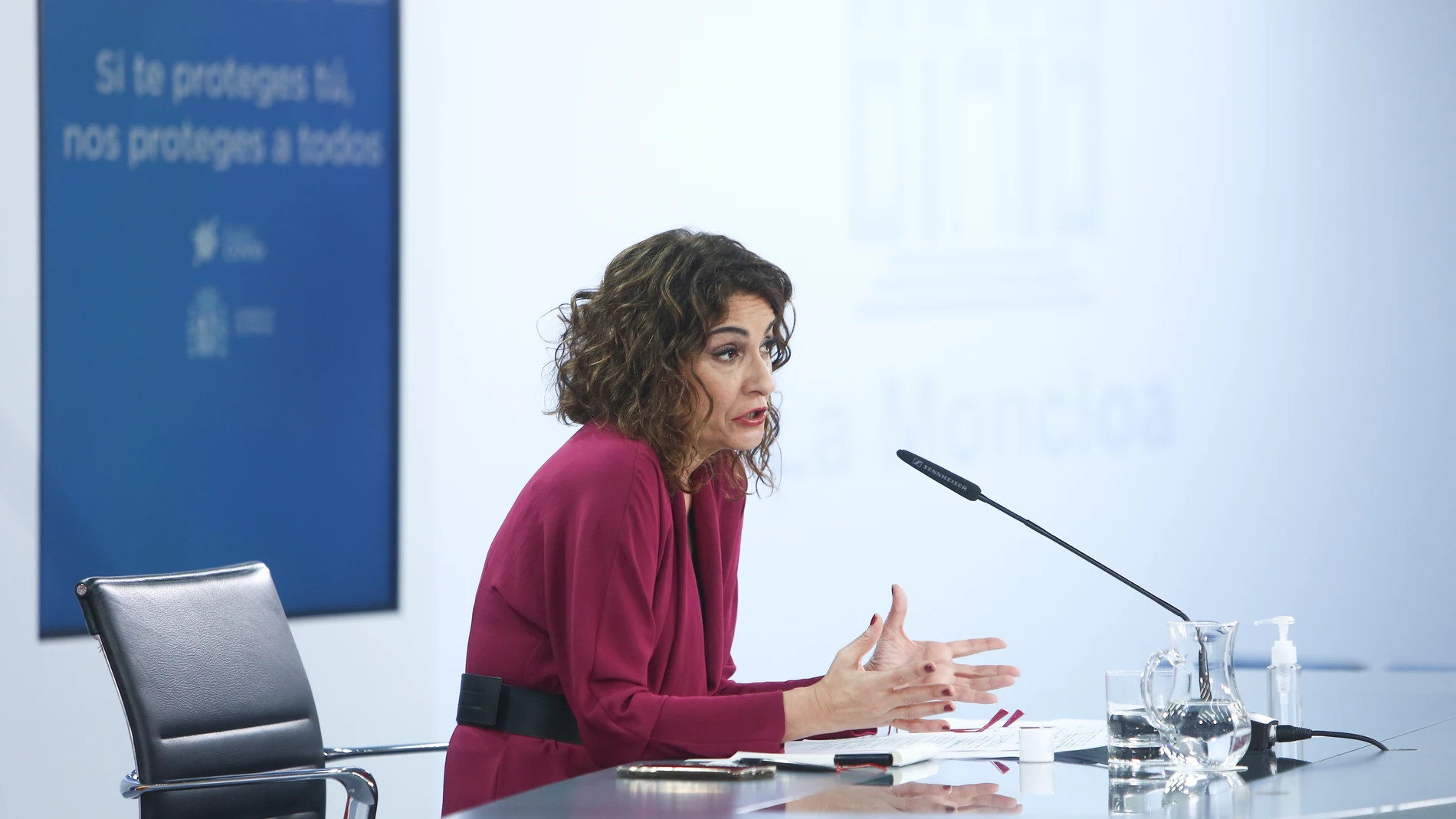La ministra de Hacienda y Portavoz del Gobierno, María Jesús Montero, interviene durante la rueda de prensa posterior al Consejo de Ministros
