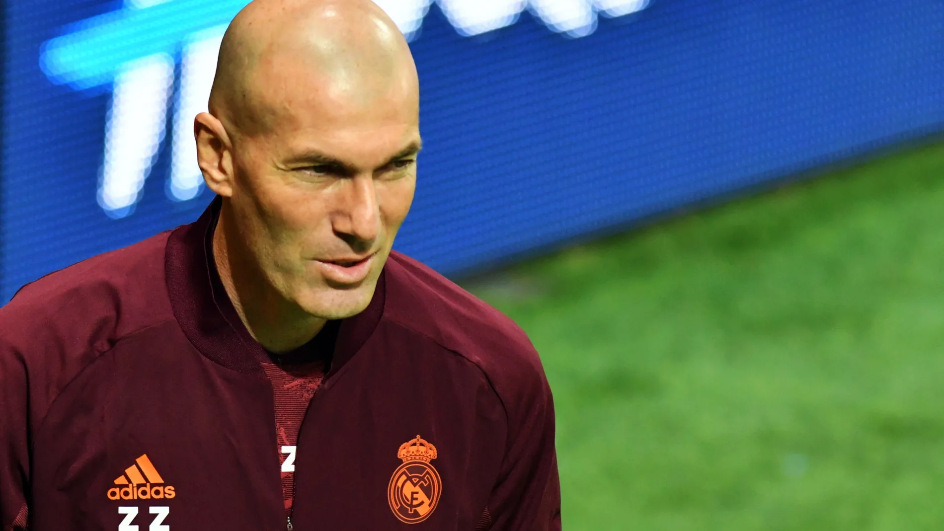 Zidane, durante el entrenamiento antes del Atalanta-Real Madrid de la Champions